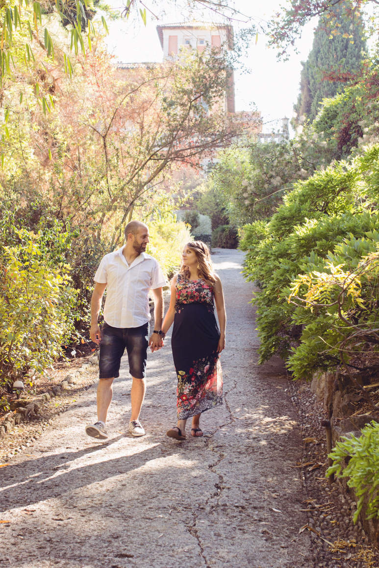 Servizio fotografico maternita ai giardini Hanbury a Ventimiglia. Fotografo Elisa Arsi
