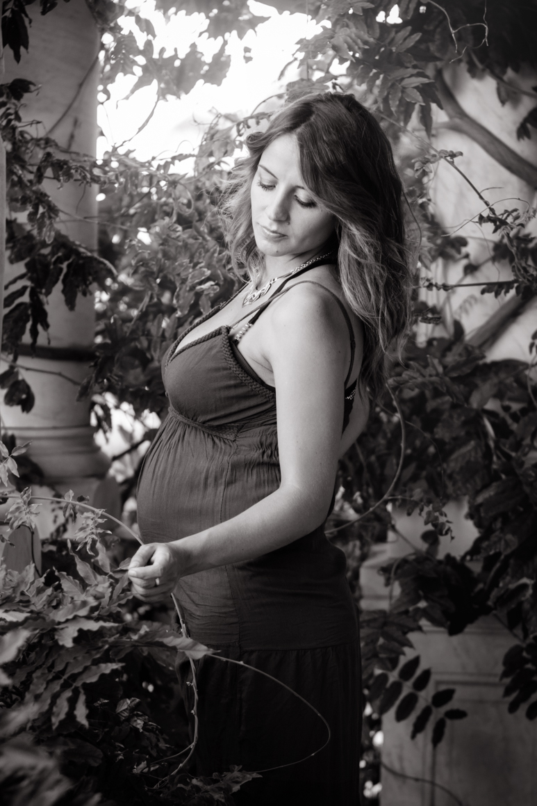 Servizio fotografico maternita ai giardini Hanbury a Ventimiglia. Fotografo Elisa Arsi