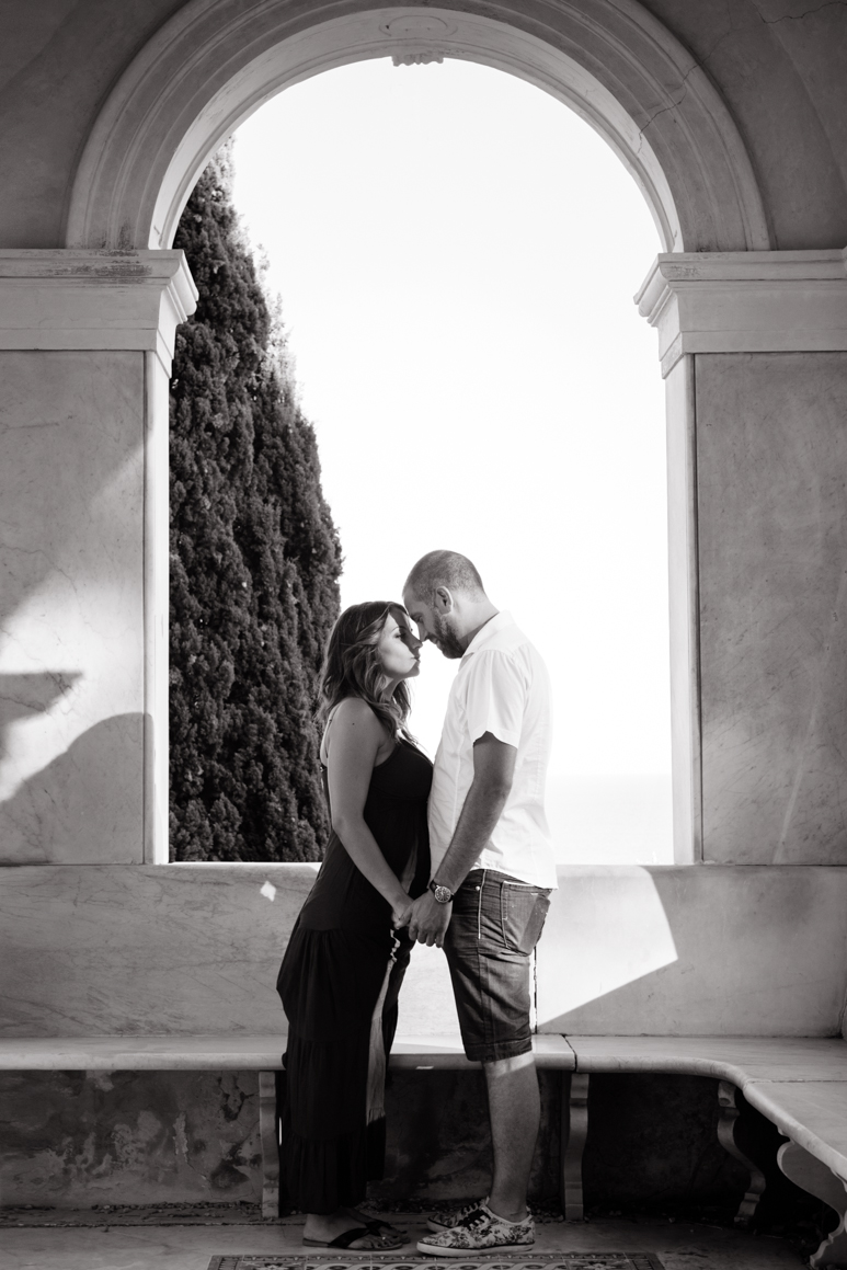 Servizio fotografico maternita ai giardini Hanbury a Ventimiglia. Fotografo Elisa Arsi