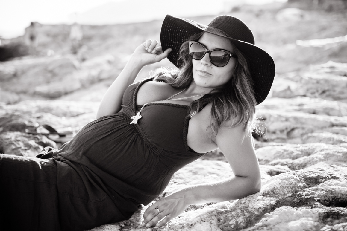 Servizio fotografico maternita ai Balzi Rossi a Ventimiglia. Fotografo Elisa Arsi