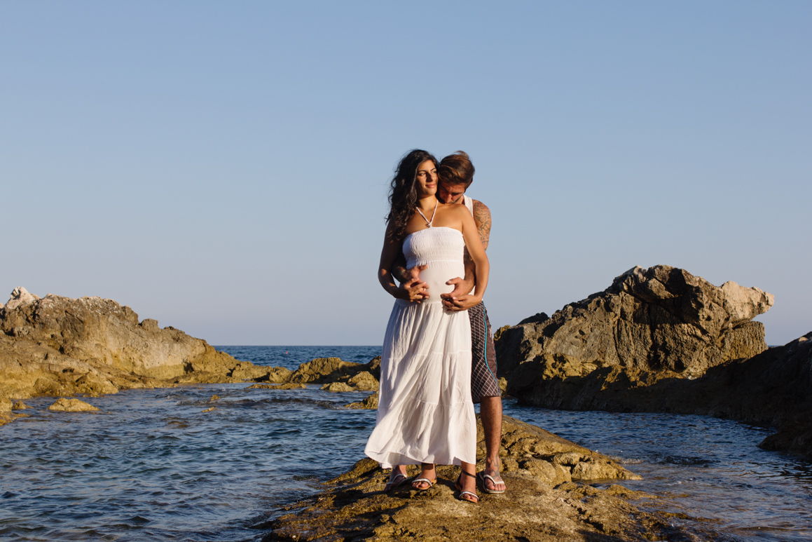 Servizio fotografico maternità a Ventimiglia provincia di Imperia. Fotografa Elisa Arsi