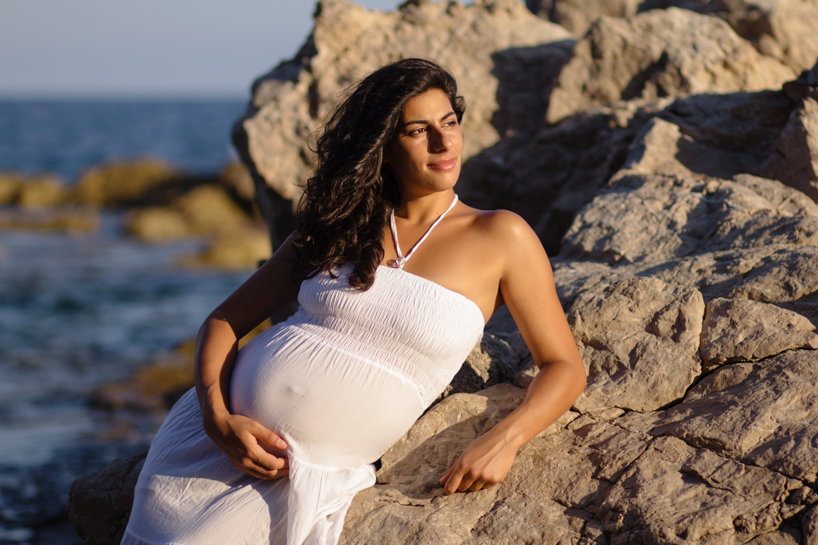 Servizio fotografico maternità a Ventimiglia provincia di Imperia. Fotografa Elisa Arsi