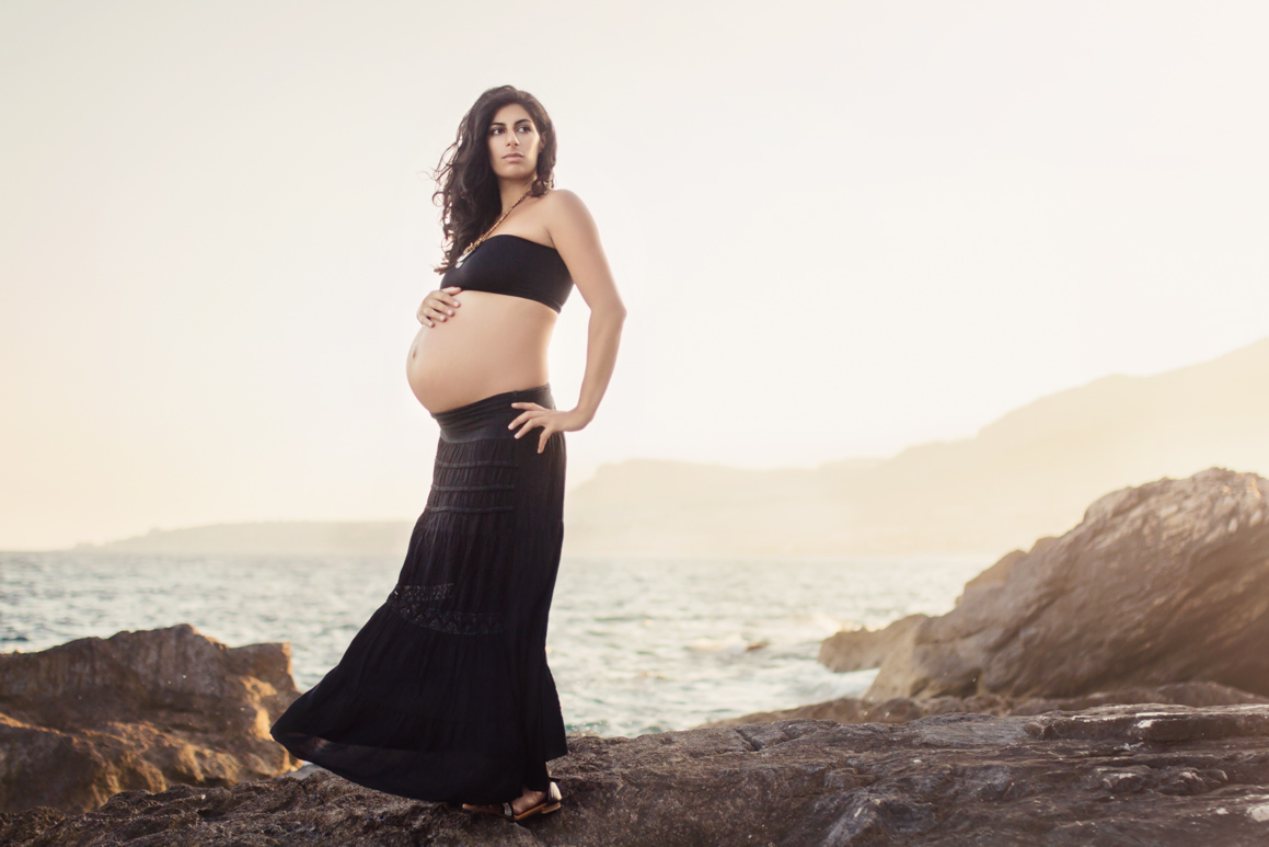 Servizio fotografico maternità a Ventimiglia provincia di Imperia. Fotografa Elisa Arsi