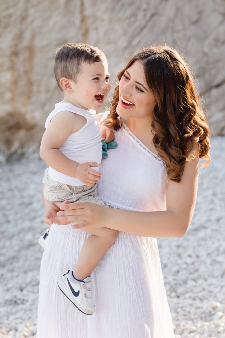 servizio fotografico spiaggia festa della mamma fotografo elisa arsi a ventimiglia