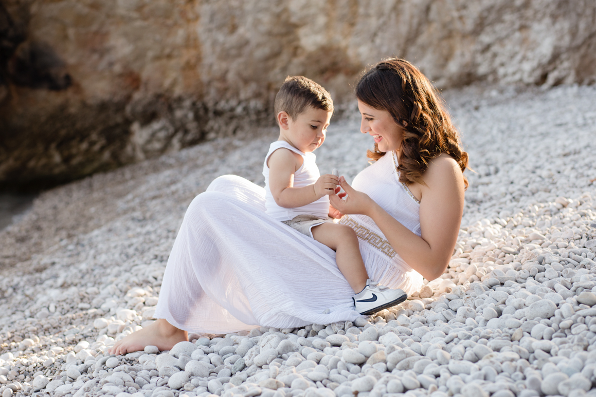 servizio_fotografico_liguria_costa_azzurra_festa_mamma_ventimiglia_spiaggia_Balzi_Rossi_foto_di_Elisa_Arsi_008