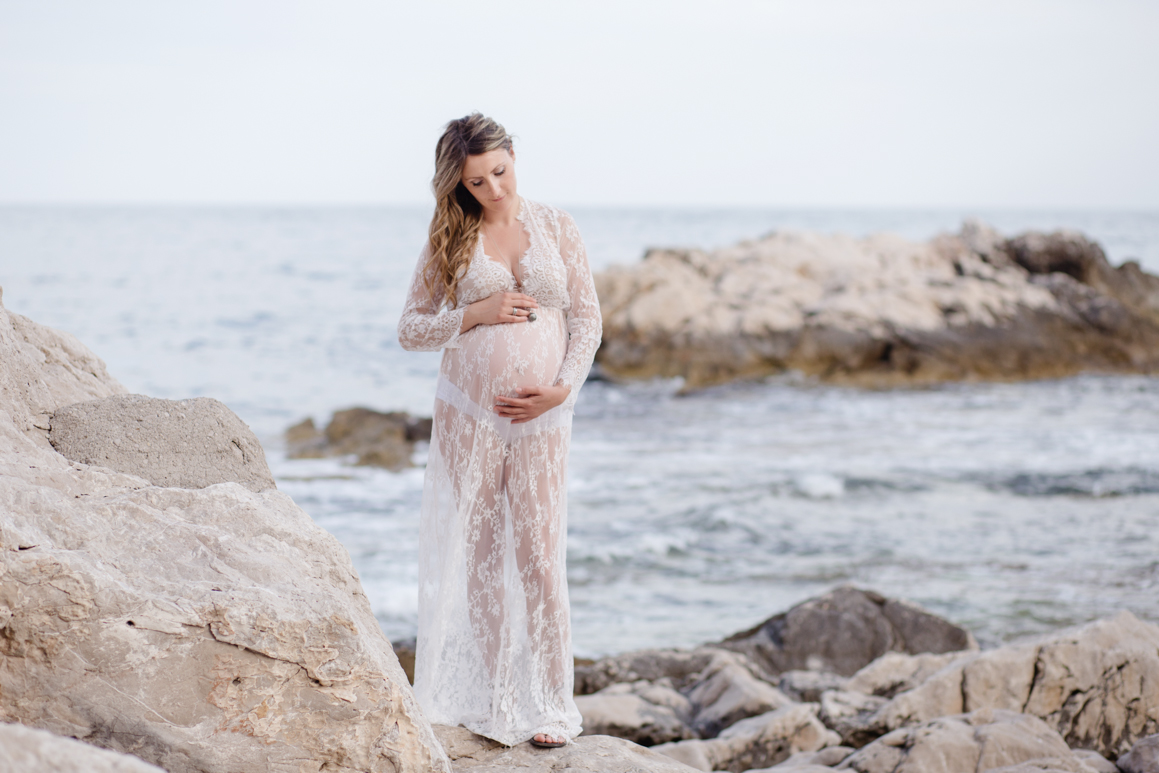 servizio premaman liguria ventimiglia provincia di imperia in spiaggia fotografo Elisa Arsi
