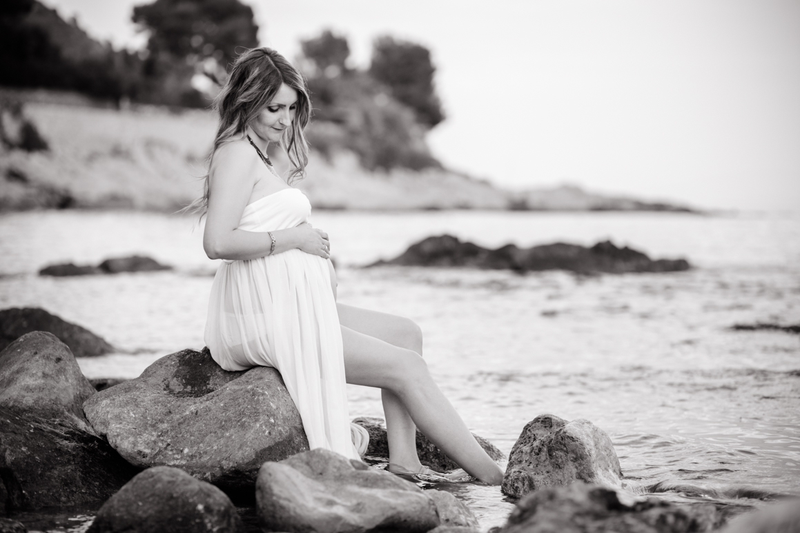 servizio premaman liguria ventimiglia provincia di imperia in spiaggia fotografo Elisa Arsi
