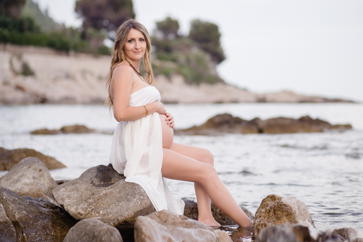 servizio premaman liguria ventimiglia provincia di imperia in spiaggia fotografo Elisa Arsi