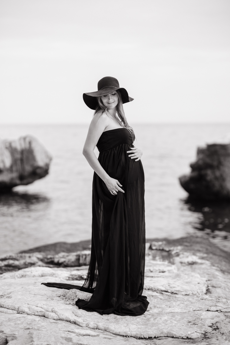 servizio premaman liguria ventimiglia provincia di imperia in spiaggia fotografo Elisa Arsi