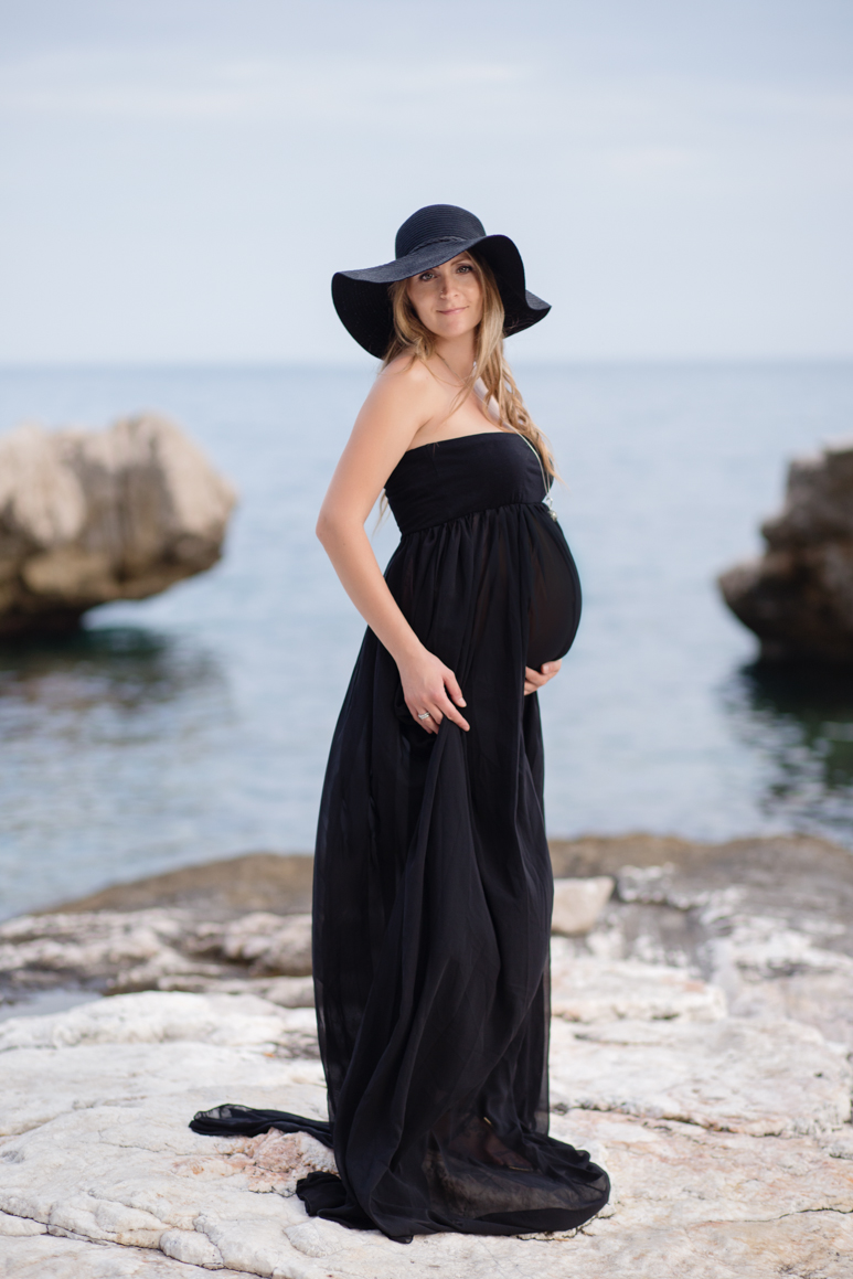 servizio premaman liguria ventimiglia provincia di imperia in spiaggia fotografo Elisa Arsi