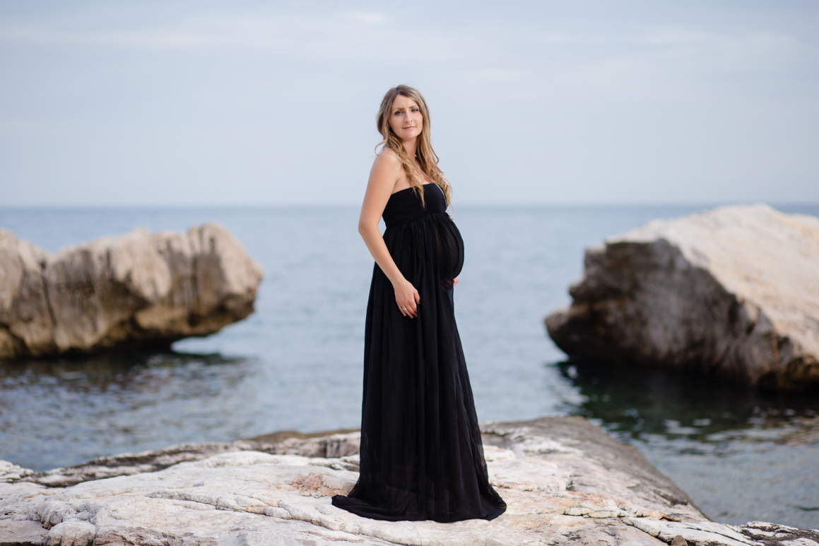 servizio premaman liguria ventimiglia provincia di imperia in spiaggia fotografo Elisa Arsi