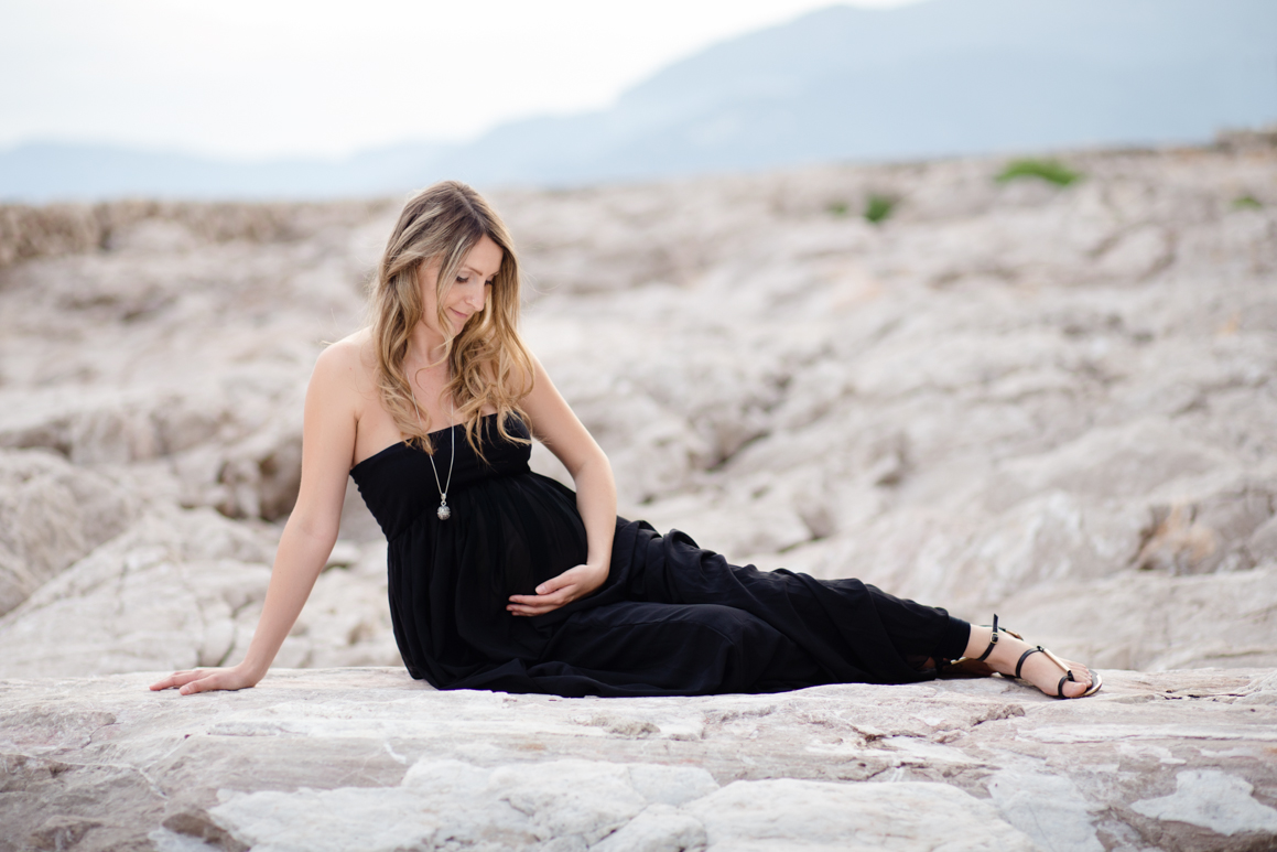 servizio premaman liguria ventimiglia provincia di imperia in spiaggia fotografo Elisa Arsi