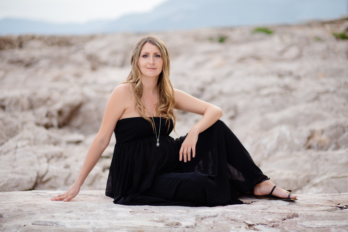 servizio premaman liguria ventimiglia provincia di imperia in spiaggia fotografo Elisa Arsi