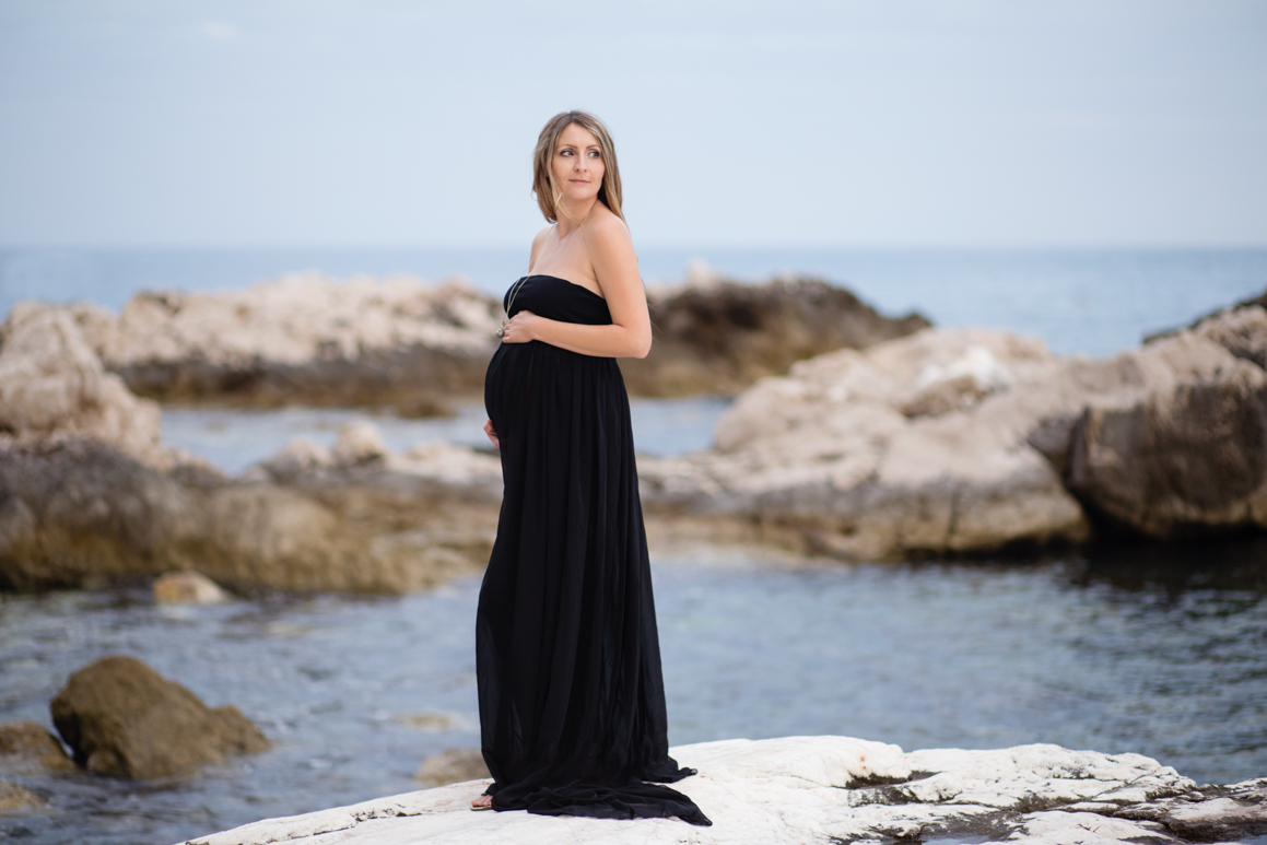 servizio premaman liguria ventimiglia provincia di imperia in spiaggia fotografo Elisa Arsi