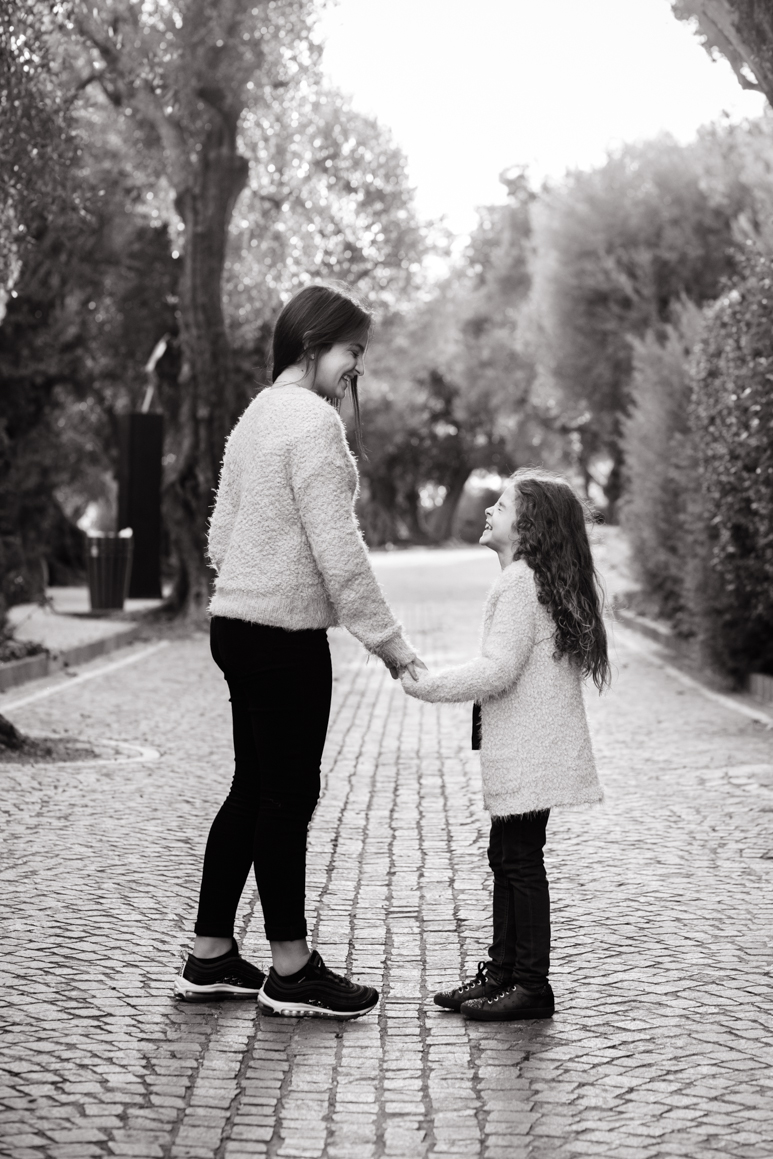 servizio fotografico di famiglia sorelle parco ulivi fotografo costa azzurra cap martin ventimiglia fotografa elisa arsi