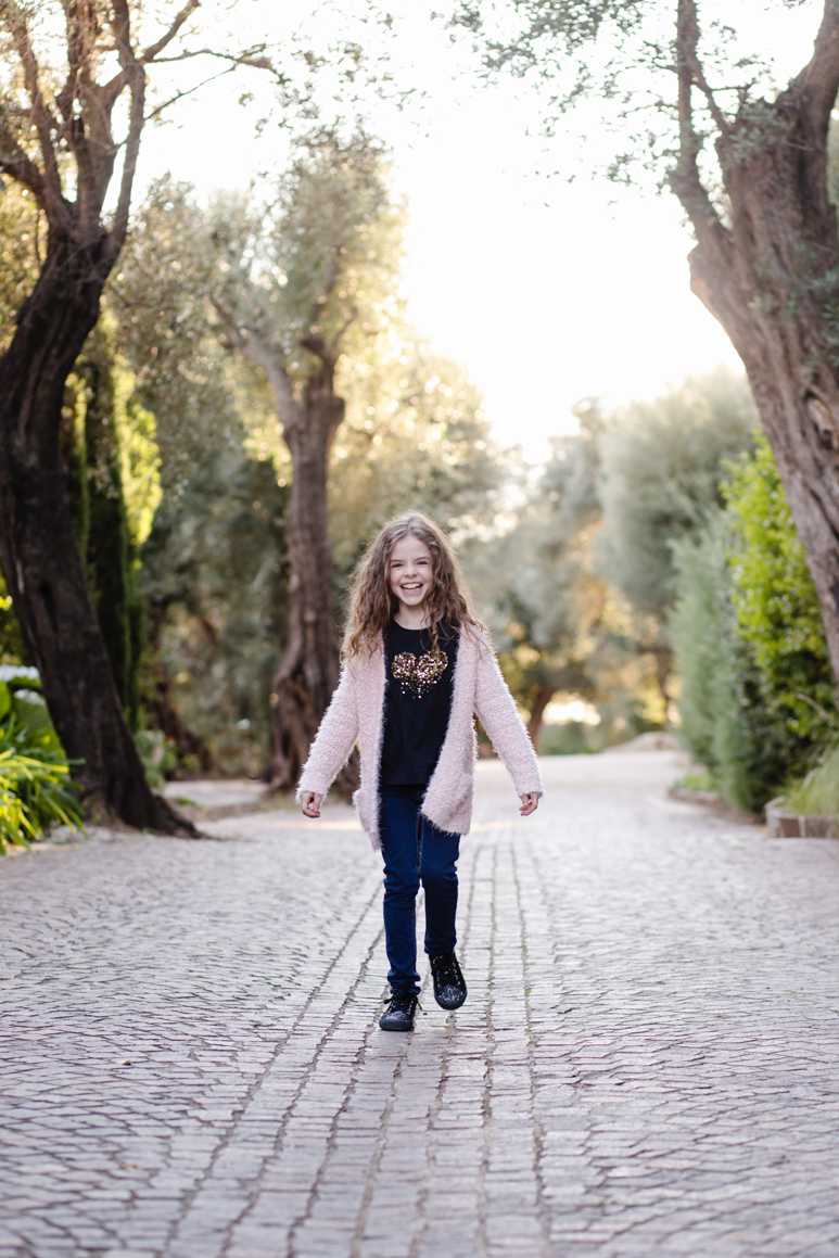 servizio fotografico di famiglia sorelle parco ulivi fotografo costa azzurra cap martin ventimiglia fotografa elisa arsi