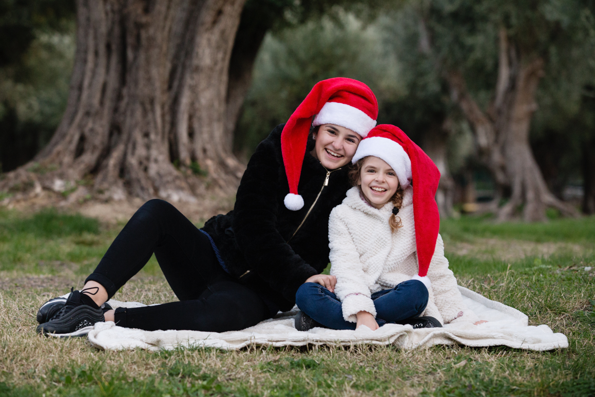 servizio fotografico di famiglia sorelle parco ulivi fotografo costa azzurra cap martin ventimiglia fotografa elisa arsi