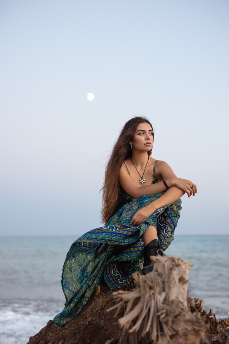 photoshoot elisa arsi blue hour sunset tramonto ora blu al mare ventimiglia provincia imperia liguria fotografo